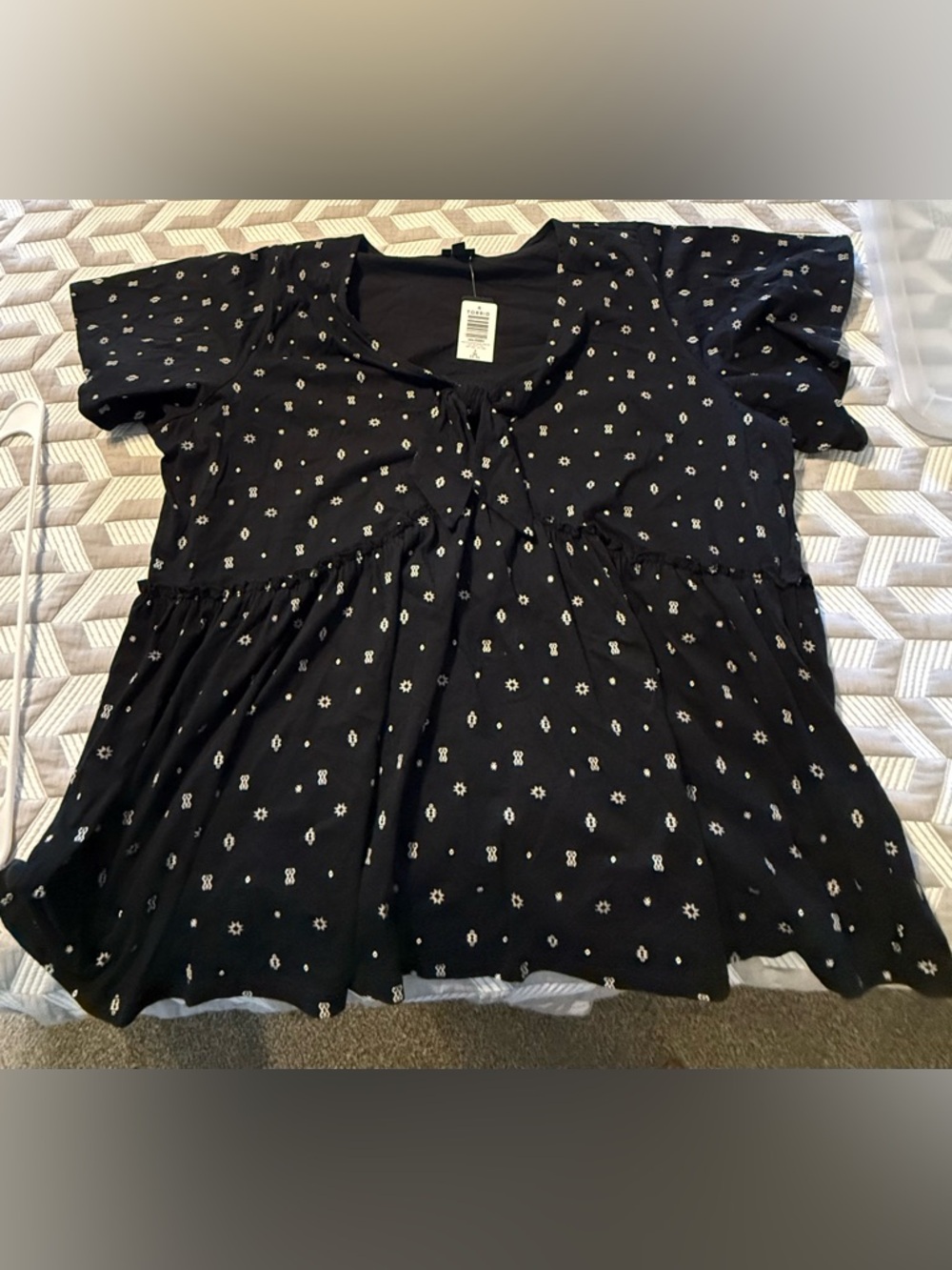 Torrid Black Tie-Front Floral Peplum Tunic